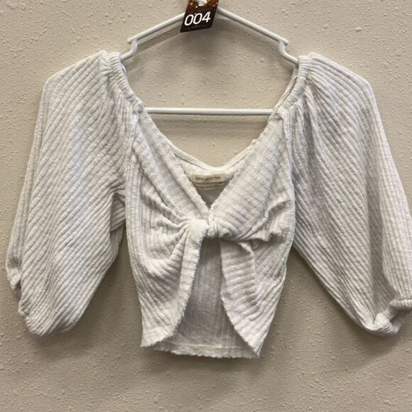 Urban outfitters ribbed twist front half sleeve crop top size small - Picture 1 of 2